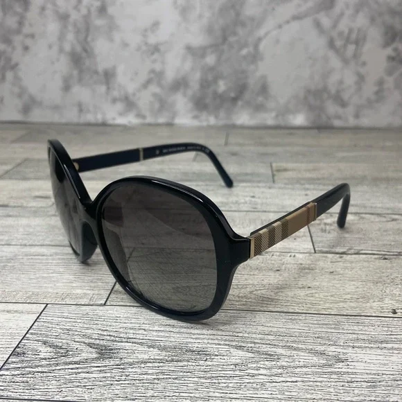 Burberry Sunglasses - Picture 4 of 8
